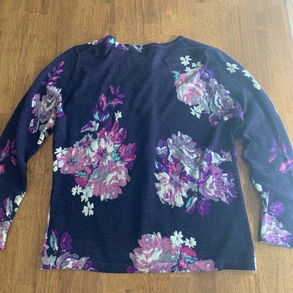 Garnet Hill Classic Merino Cardigan SZ M Purple Lilac Grey Floral - Picture 4 of 15